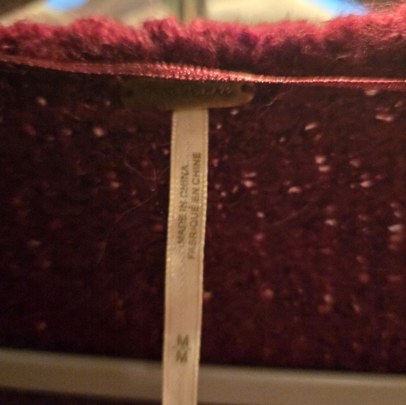 Free People Lofty Vneck Wine Sweater Size M OVERSIZED Body, fitted sleeves - Picture 2 of 8